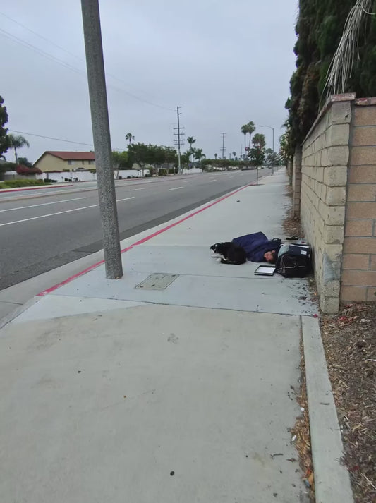 Homeless Man's Dog Thanks Man for Donating a Blanket