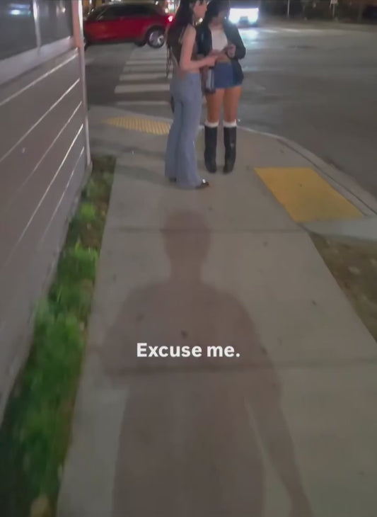 Girl Shows Great Sense of Humour in Response to Prank