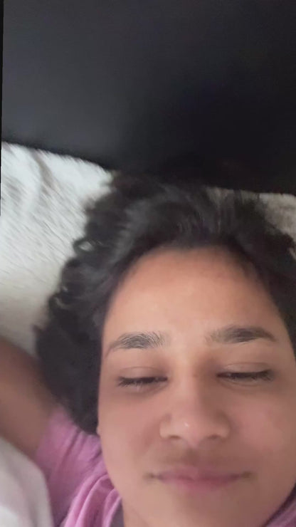 Girl Wakes up Everyday to Her Favourite View - Her Cat