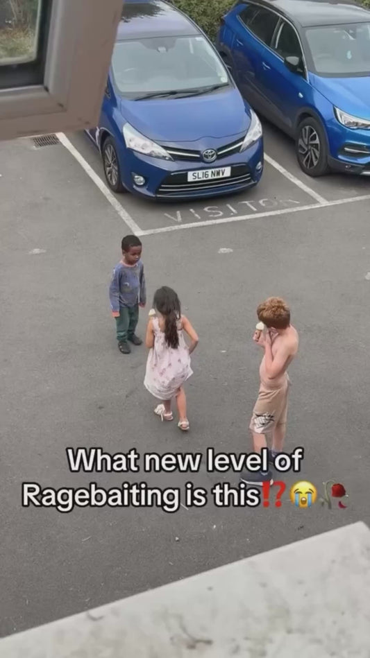 Man Buys Box of Ice Creams for Kid Getting Bullied