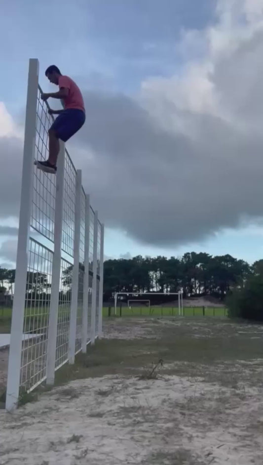 Guy Brutally Fails Parkour Attempt