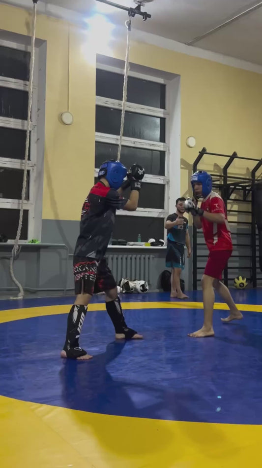 Impressive Combo During Kickboxing Sparring