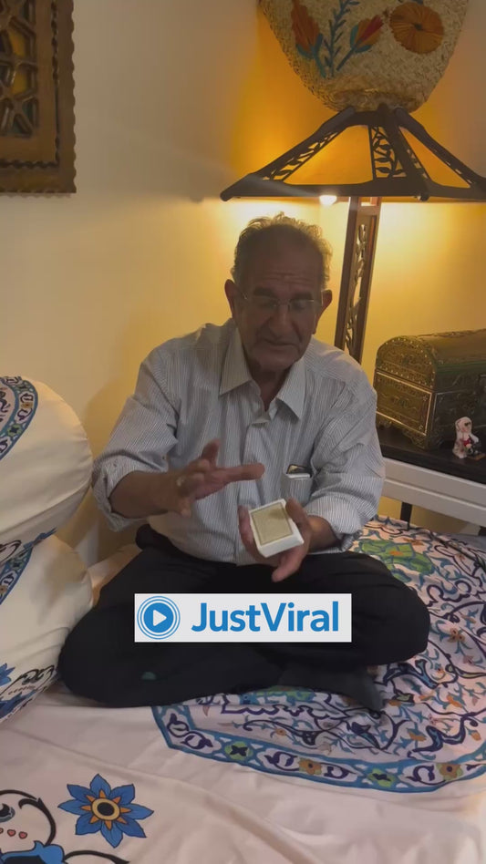 Elderly Man's Impressive Card Trick Goes Viral