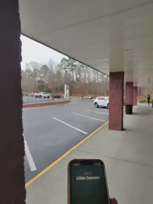 Guy Hilariously Places Delivery Order While in the Store