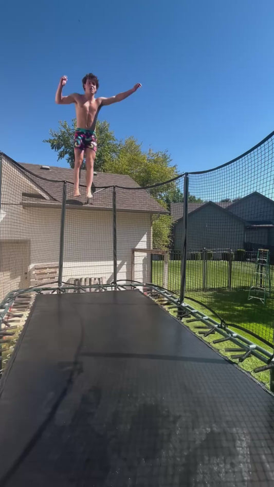 Guy Hits Quadruple Front Flip on Trampoline