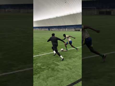 Football player Demonstrates Excellent Defensive Ability